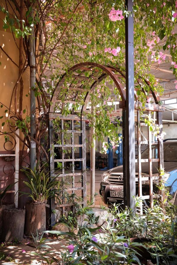 Y.O Inn Tỉnh Kontum Kültér fotó